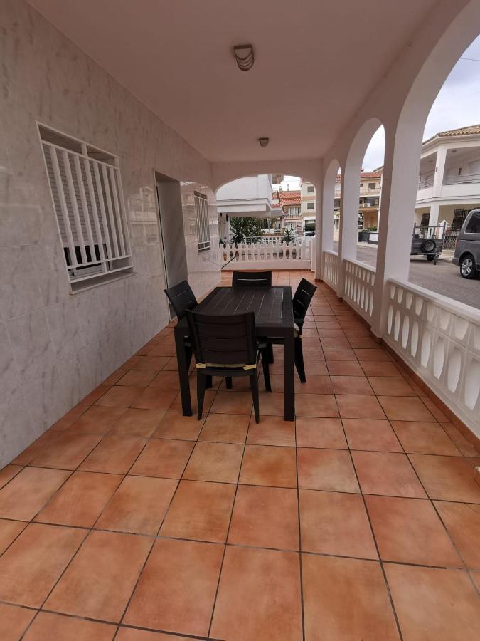 Caseta en la playa de Oliva Exterior foto