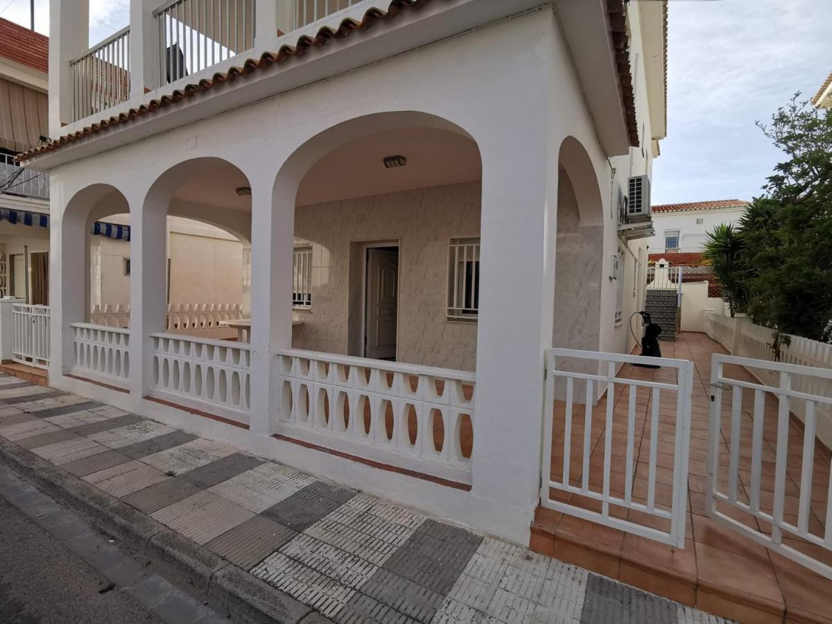 Caseta en la playa de Oliva Exterior foto